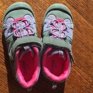 Oshkosh hiking shoes